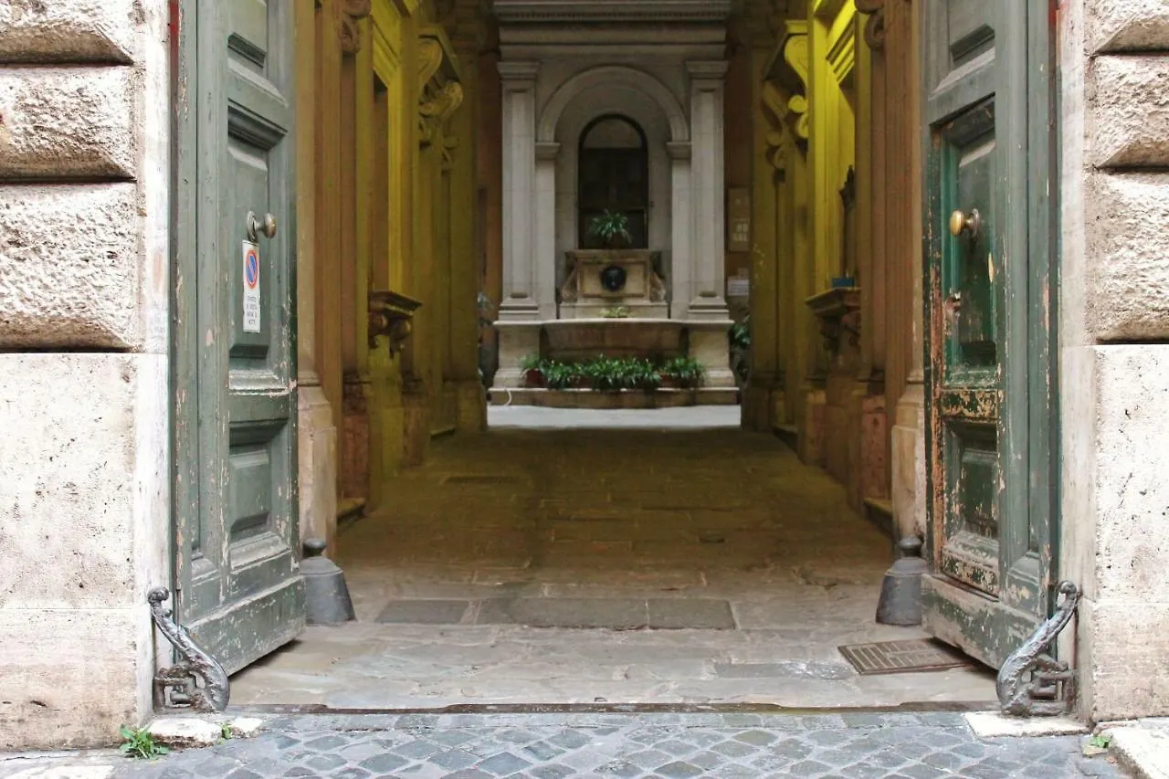 Roman Central House Bed & Breakfast